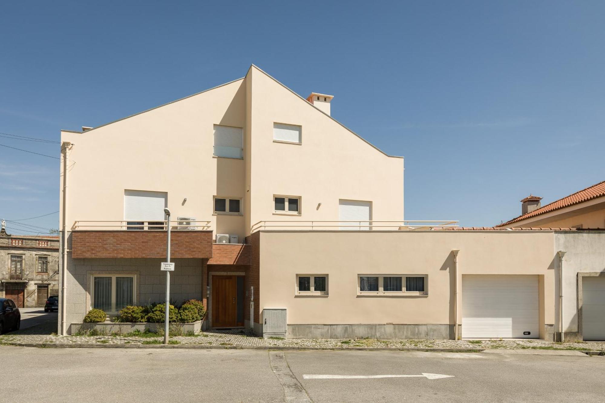Villa Viravento - Family House Espinho  Esterno foto